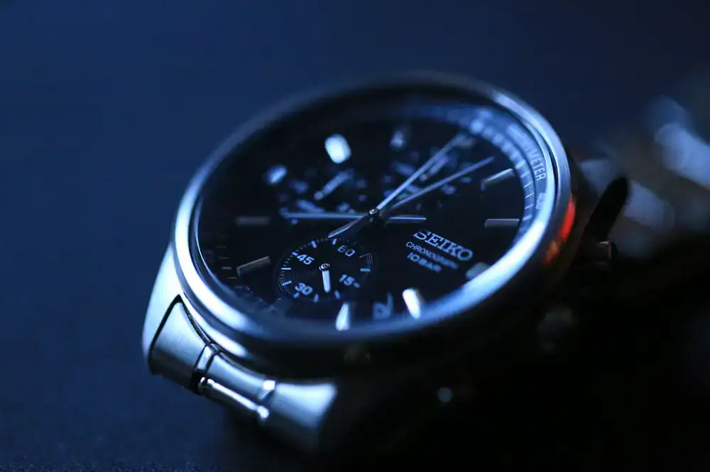 Klassischer Chronograph im Detail